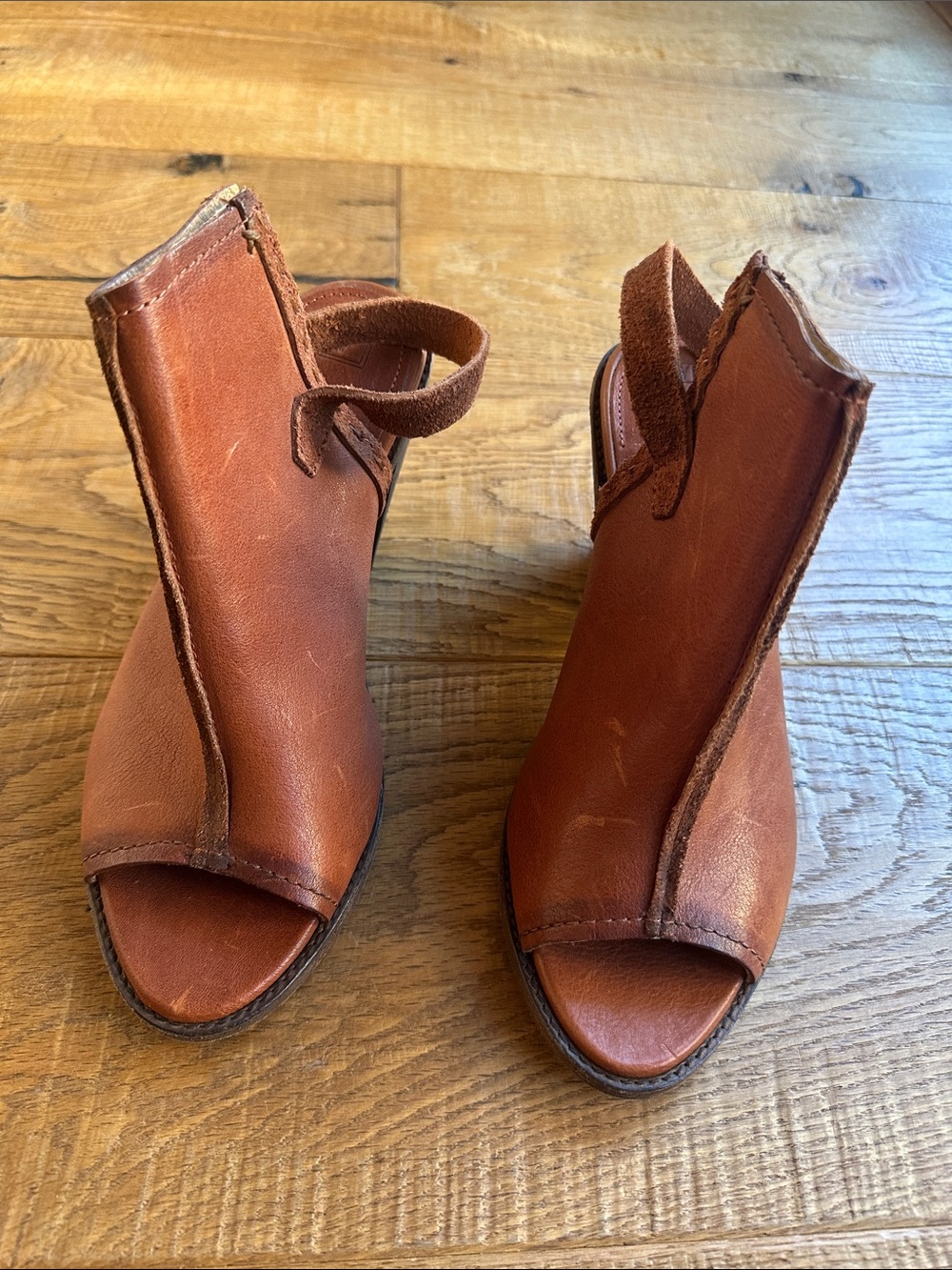Frye Natural Tan Cognac Leather Ankle Wrap Sandals Artisan Stitched Block Heel 9